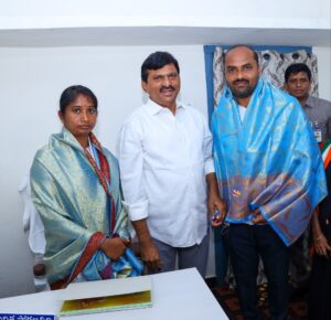 వార్డులలో తిరగండి.. సమస్యల్ని తీర్చండి.మంత్రి